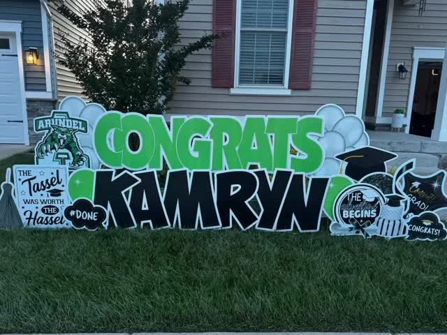 And another one… graduated! #arundelhigh 🎓✨
Every graduation sign feels special because behind each one is a proud family, a big accomplishment, and a graduate stepping into something new. I’m so grateful to play a small part in these moments. Congratulations to another amazing graduate — keep shining! 🌺
Book your yard card through the link in our bio!
#graduation2026 #gradszn #seniorseason #signlady