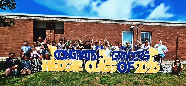 A picture-perfect celebration with the Hillcrest Hedgies! 🎓🦔
A special thank-you to Hillcrest Elementary School for sharing this wonderful photo of the staff and students with their “Congrats Class of 2026” display! We loved being part of your celebration and appreciate you choosing the Sign Lady! 💙
#HillcrestElementary #ClassOf2026 #Hedgies #signlady #dmvyardcards yardcards maryland
