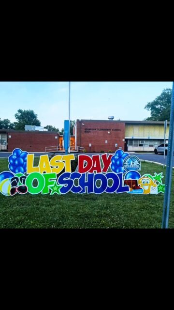 And just like that… school is OUT! 🎉📚
The last day of school deserves a big celebration, bright colors, and a fun yard card moment! Congrats to all the students, teachers, and families who made it through another amazing school year. ☀️
#LastDayOfSchool #SchoolYardCards #SummerBreak #signlady #dmvyardcards yardcards maryland